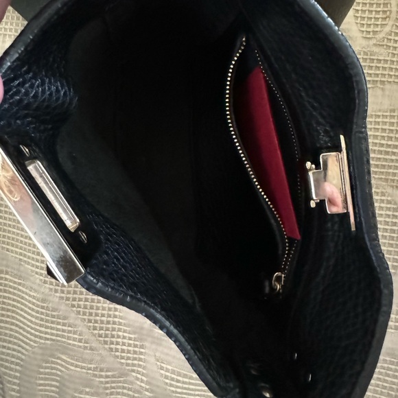 Valentino Garavsno rockstud crossbody - Picture 2 of 13